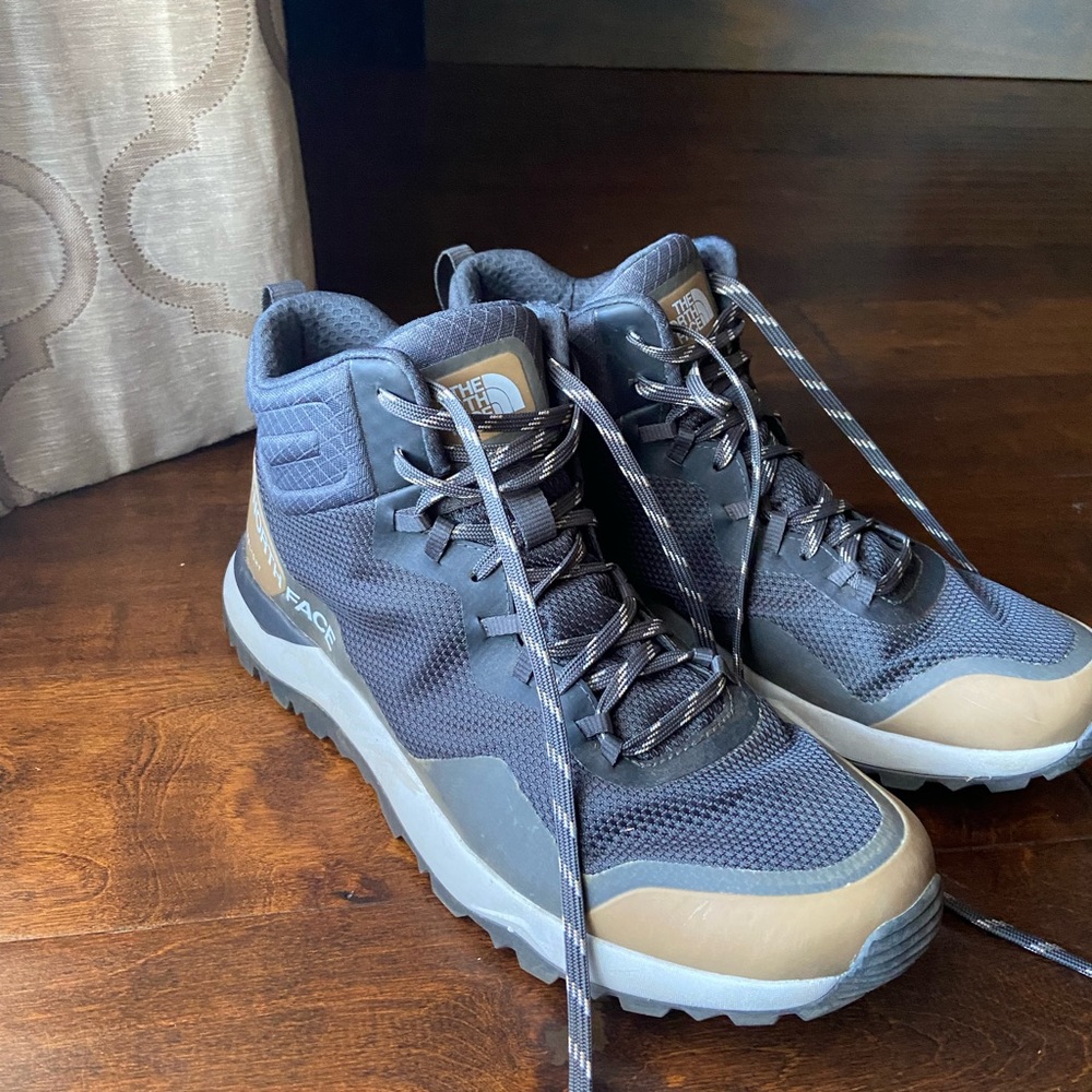 mens northface hiking boots